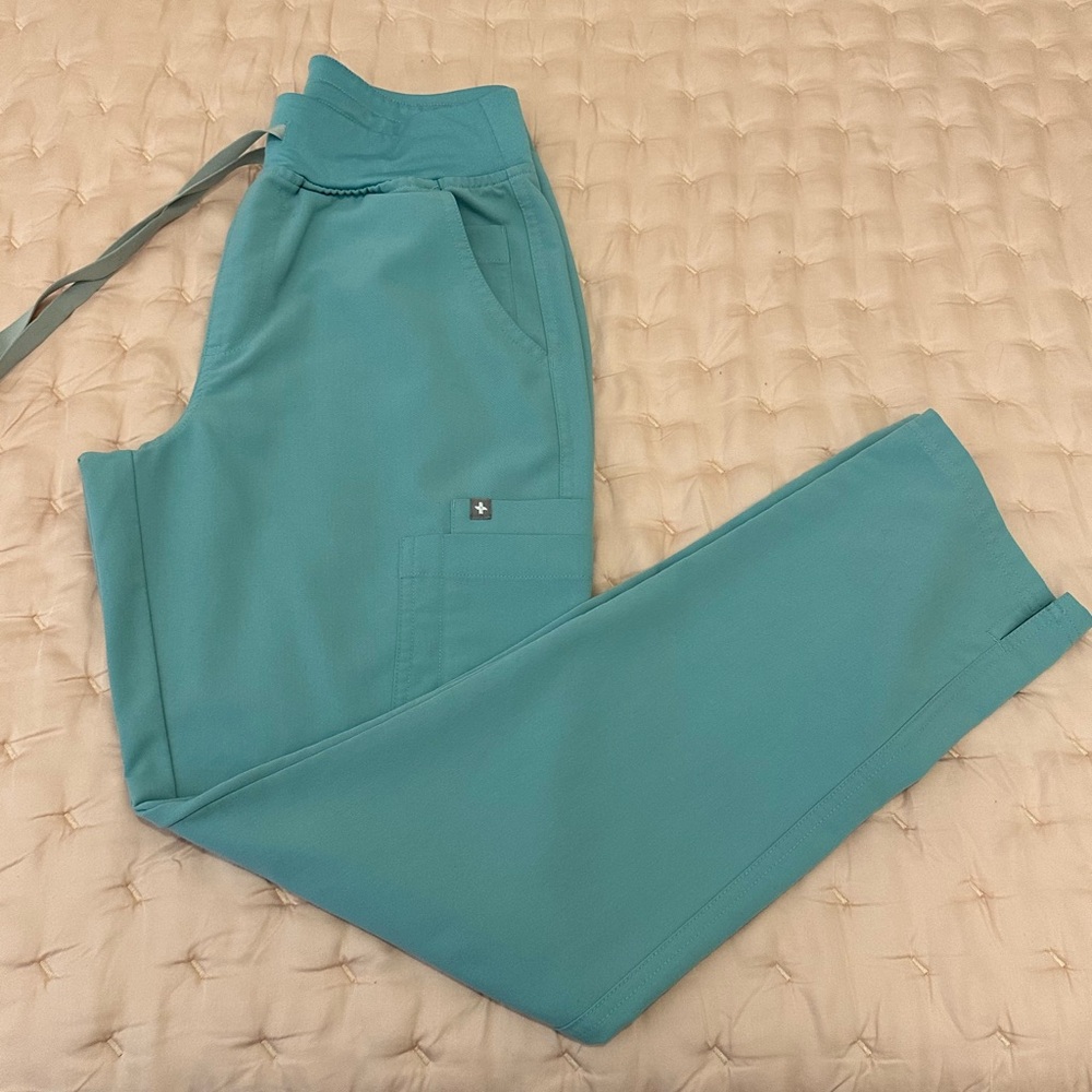 Women’s Yola High Waisted 2.0 Skinny Scrub Pants
(also selling matching top!)